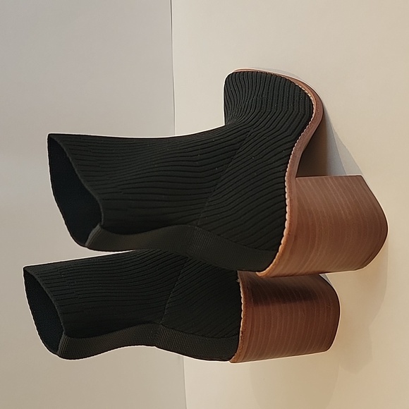 Steven Madden  Knit Booties Black Sz:6 - Picture 4 of 12